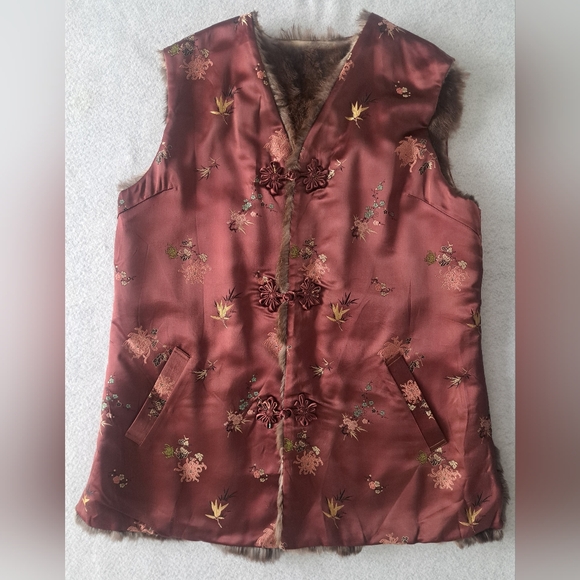 Vintage Chinese Deep Burgundy Reversible Floral Rabbit Fur Vest - Picture 2 of 15